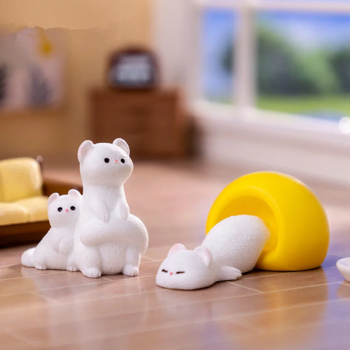 Figurines Miniatures Cute White Ferret Micro Landscape Ornaments For Home Decorations Room Decor DIY Dollhouse Accessories